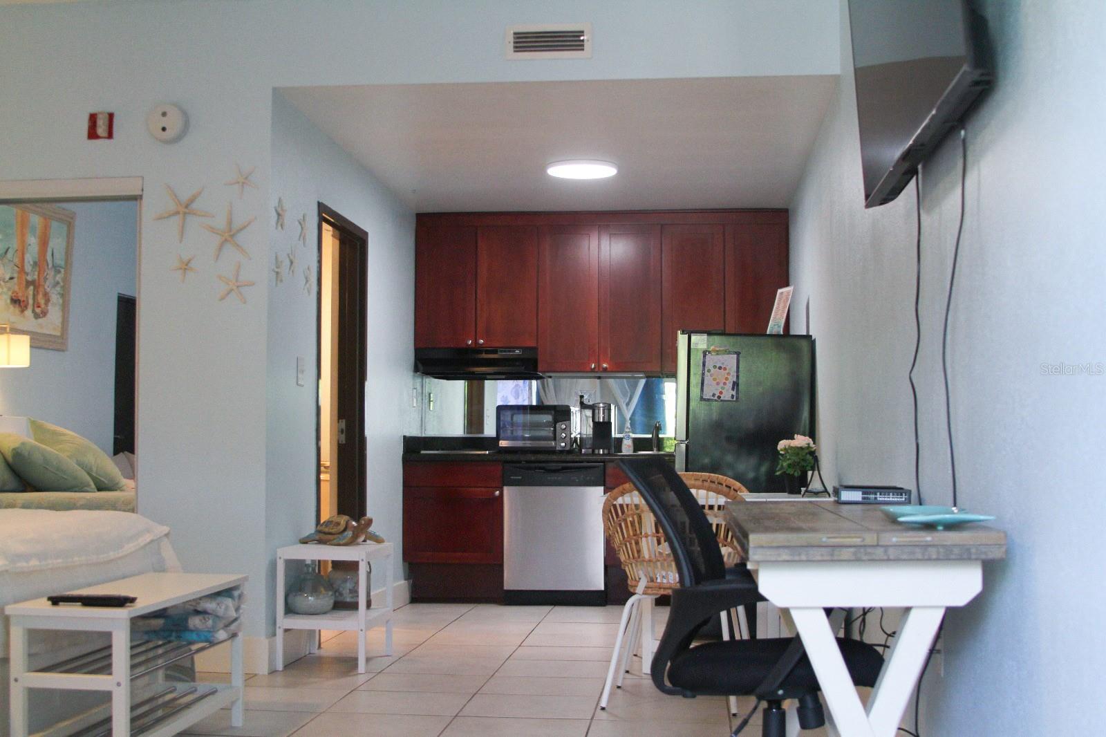 ISLAND RESORT AT MARINERS CLUB - Residential