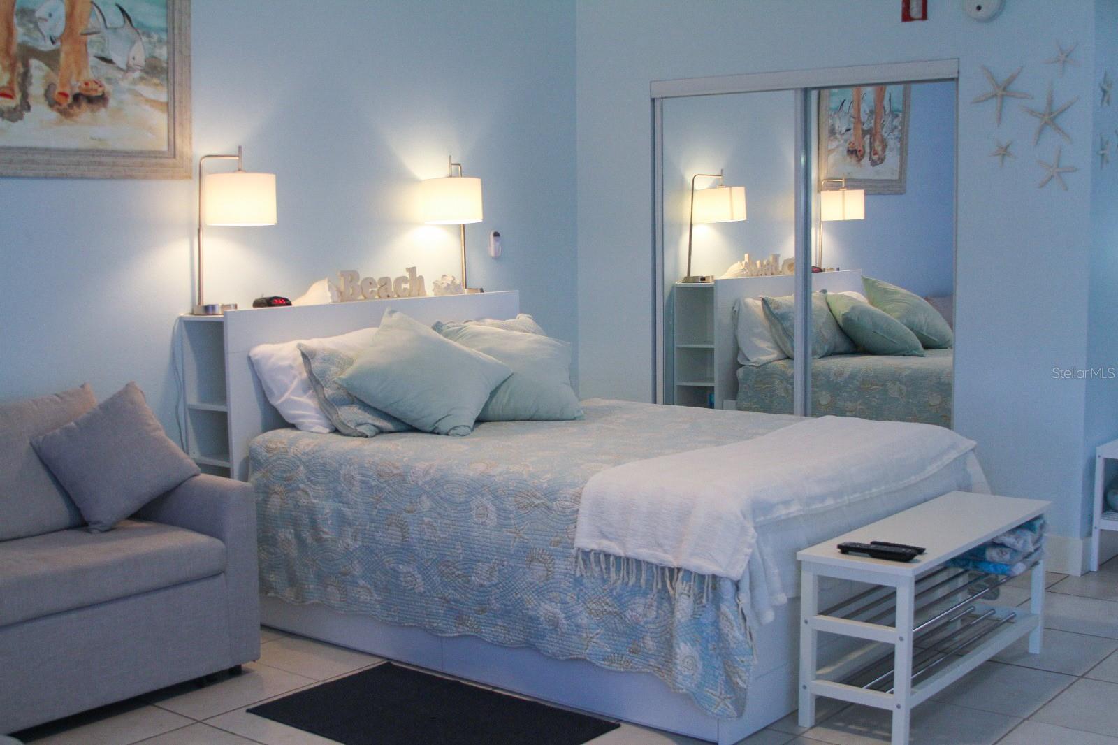 ISLAND RESORT AT MARINERS CLUB - Residential