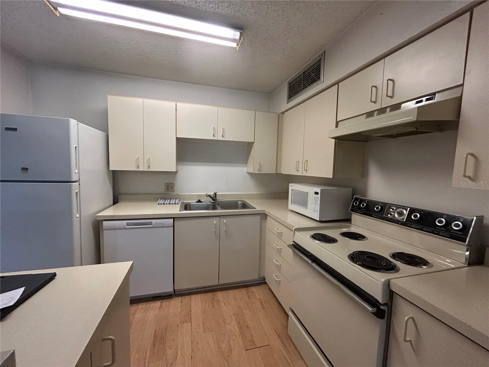 LAKEWOOD PARK A CONDO - Residential