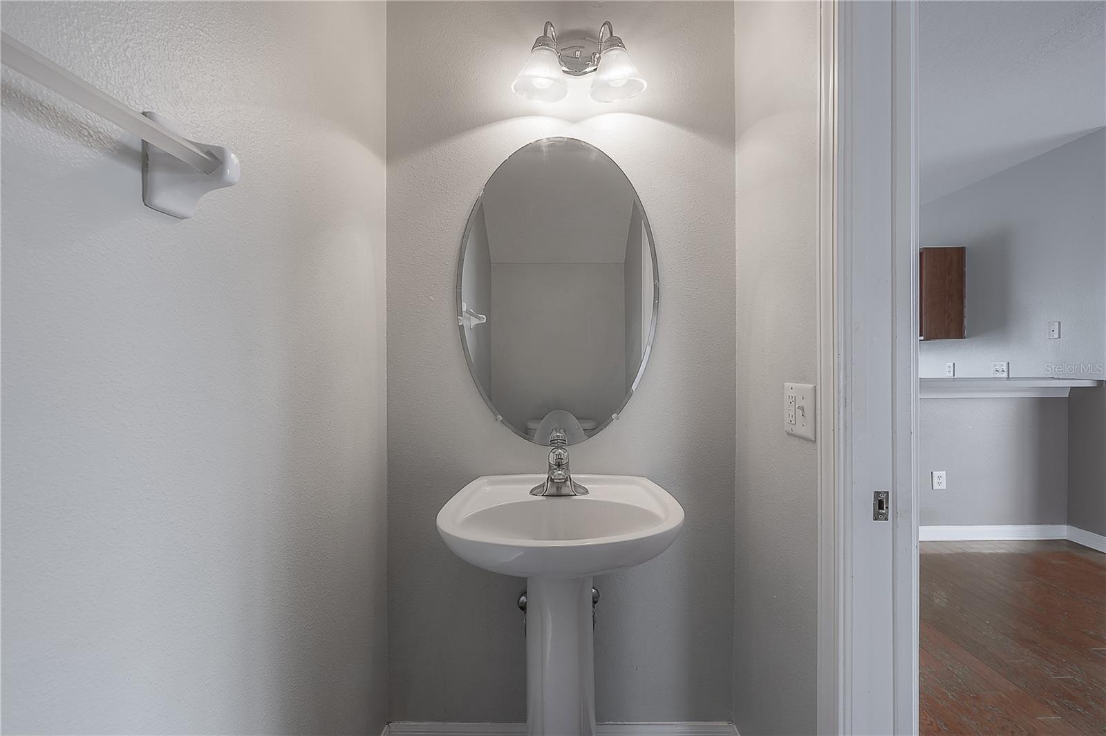 ELIZABETH COURT TWNHMS - Residential Lease