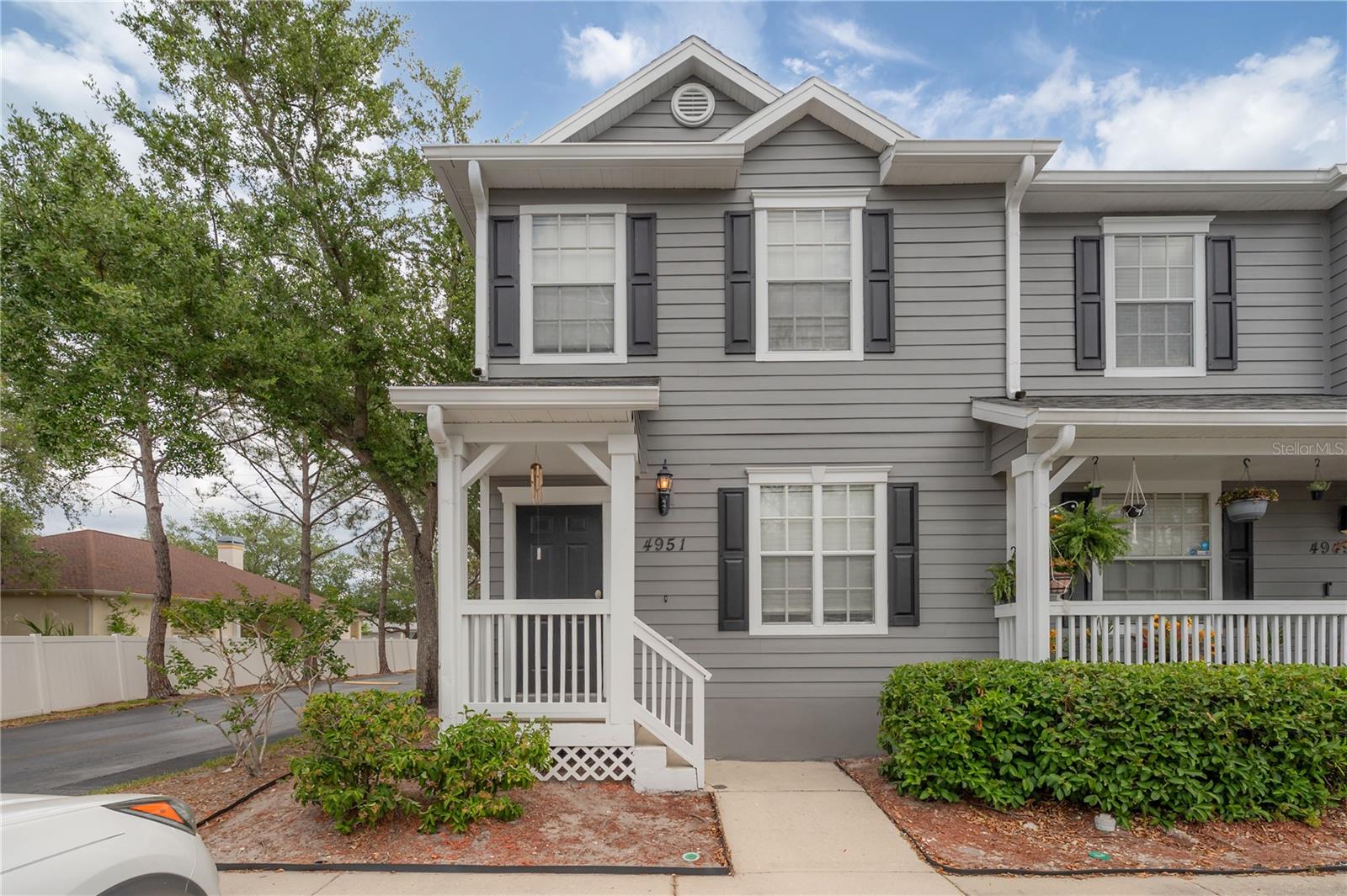 ELIZABETH COURT TWNHMS - Residential Lease