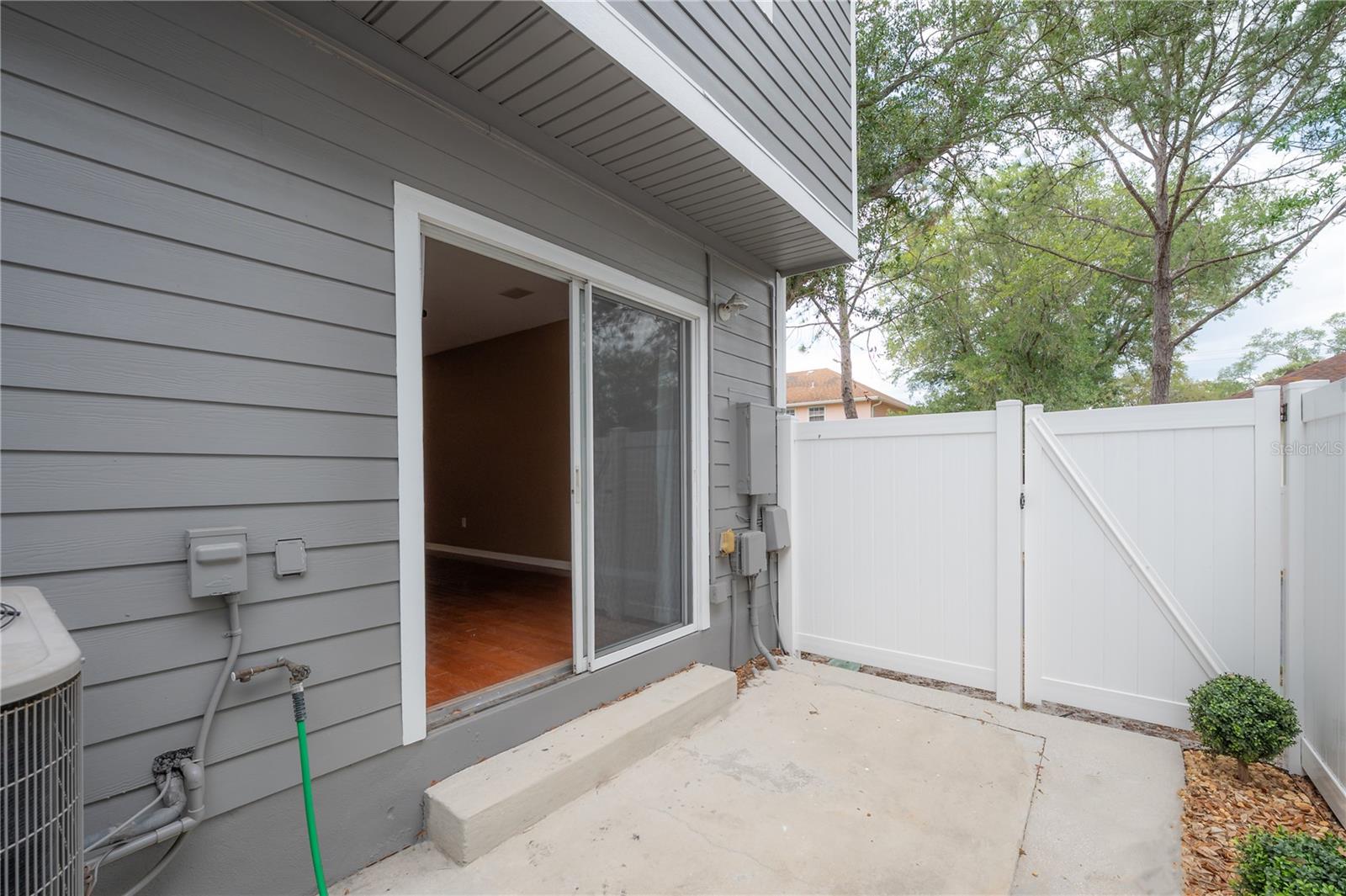 ELIZABETH COURT TWNHMS - Residential Lease