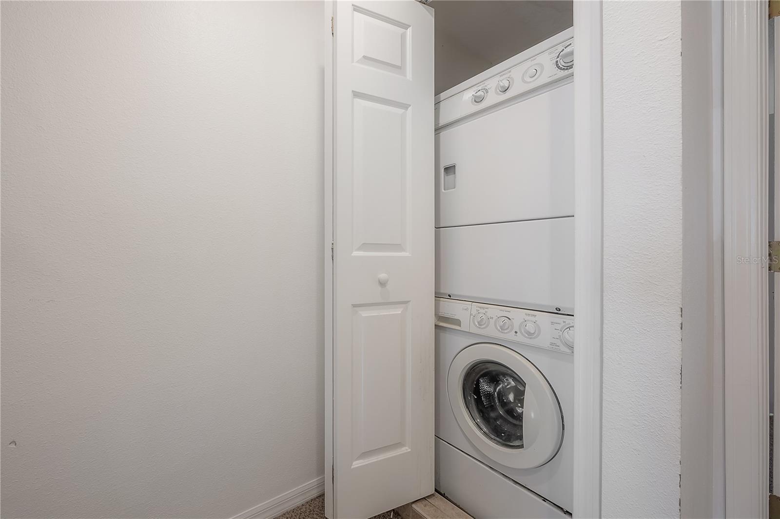ELIZABETH COURT TWNHMS - Residential Lease