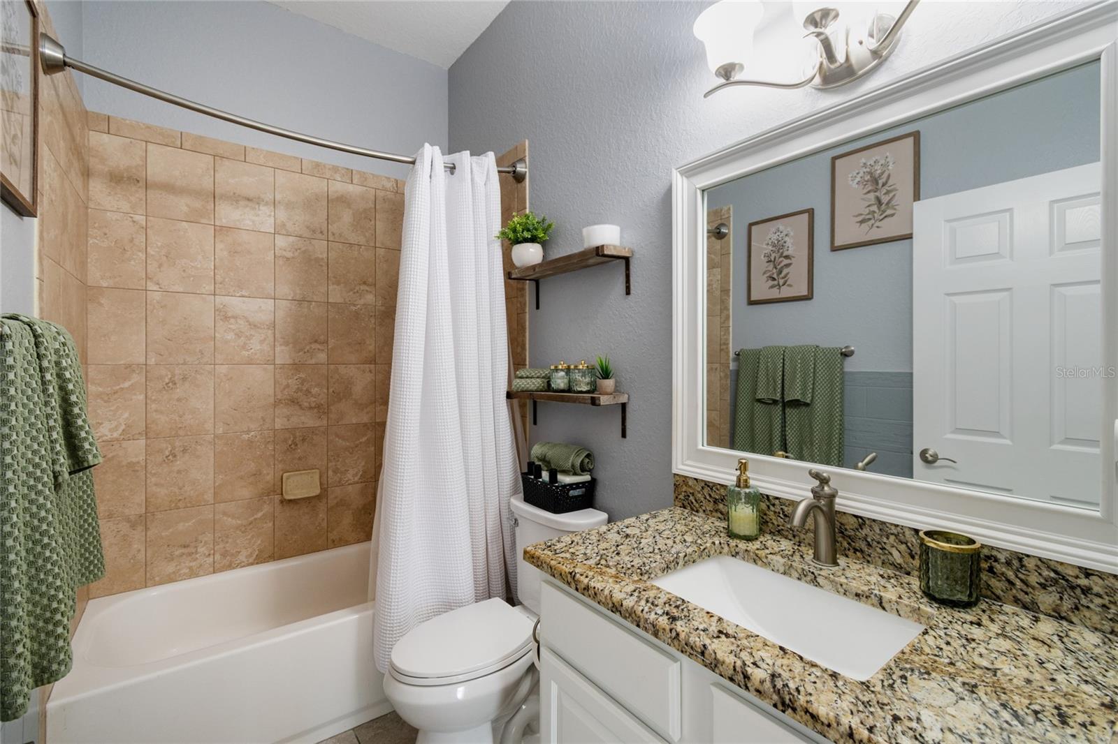 GROVELAND VILLAS AT GREEN GATE - Residential