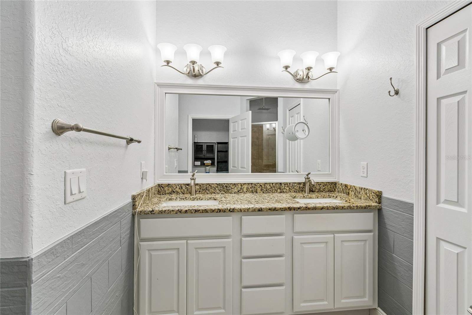 GROVELAND VILLAS AT GREEN GATE - Residential