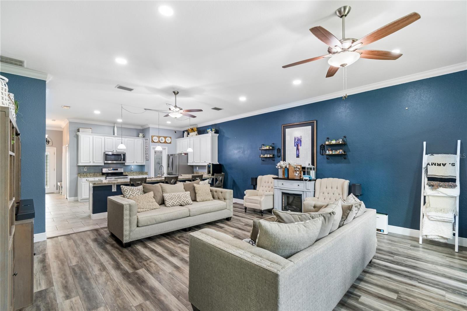 GROVELAND VILLAS AT GREEN GATE - Residential