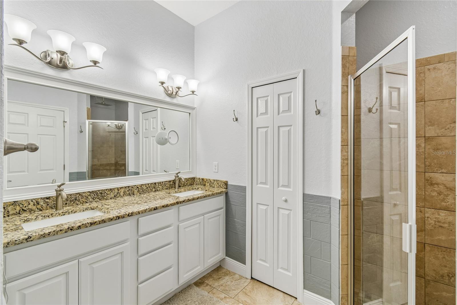 GROVELAND VILLAS AT GREEN GATE - Residential