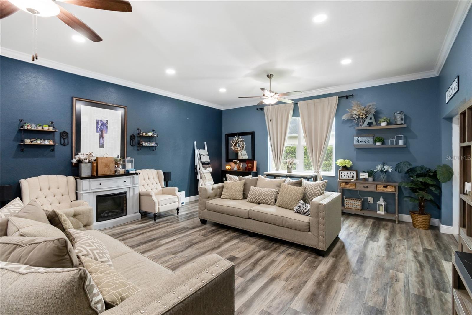 GROVELAND VILLAS AT GREEN GATE - Residential