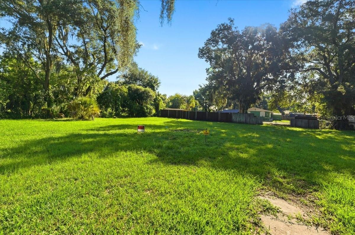 LINCOLN PARK - Land