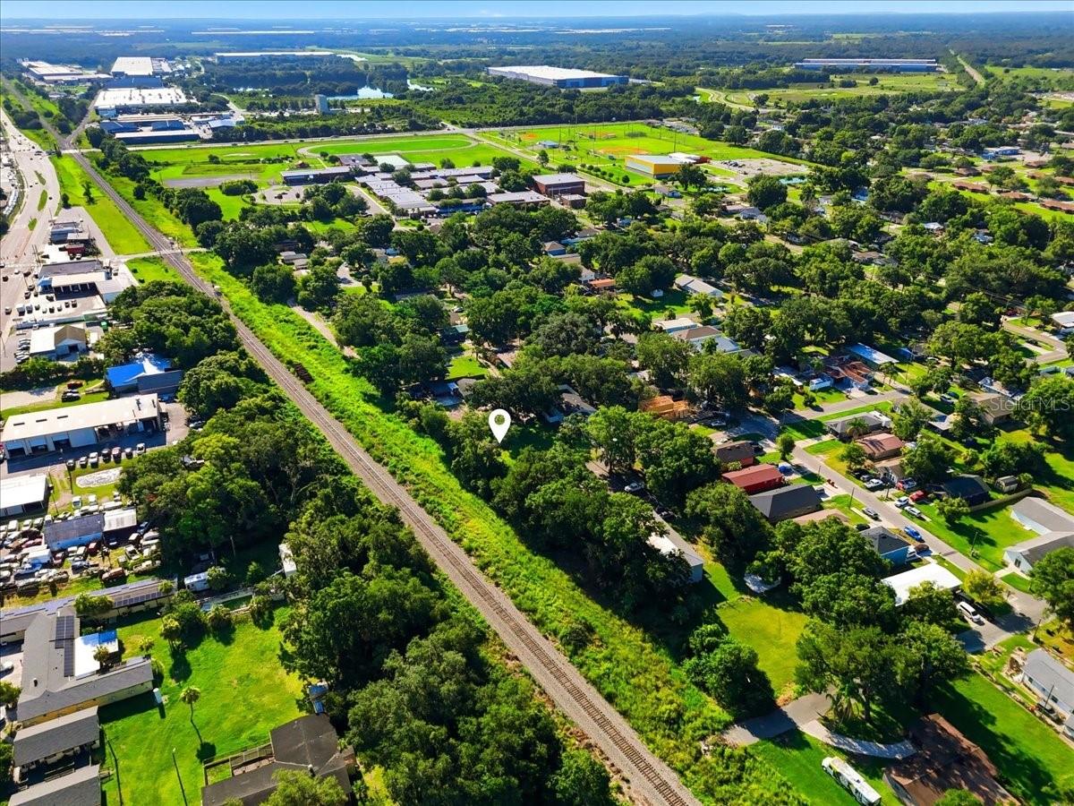 LINCOLN PARK - Land
