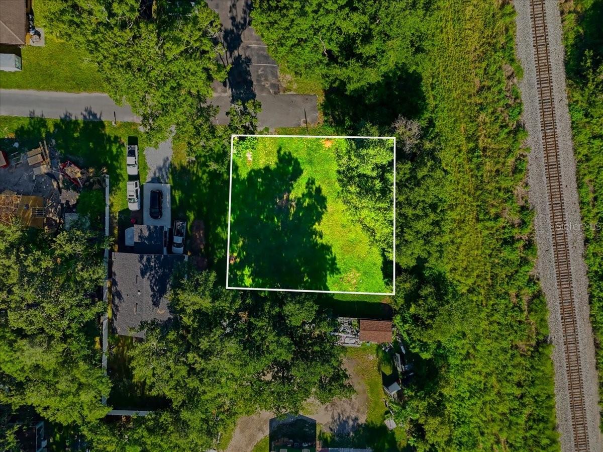 LINCOLN PARK - Land