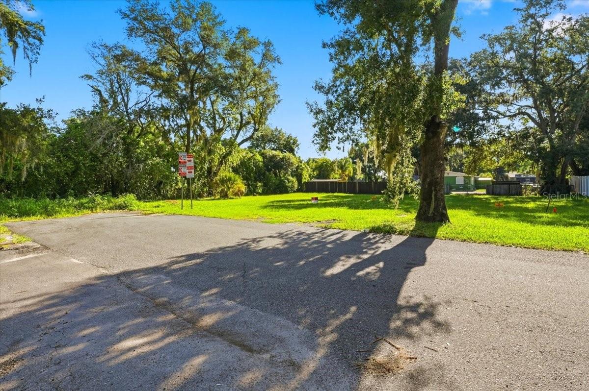 LINCOLN PARK - Land