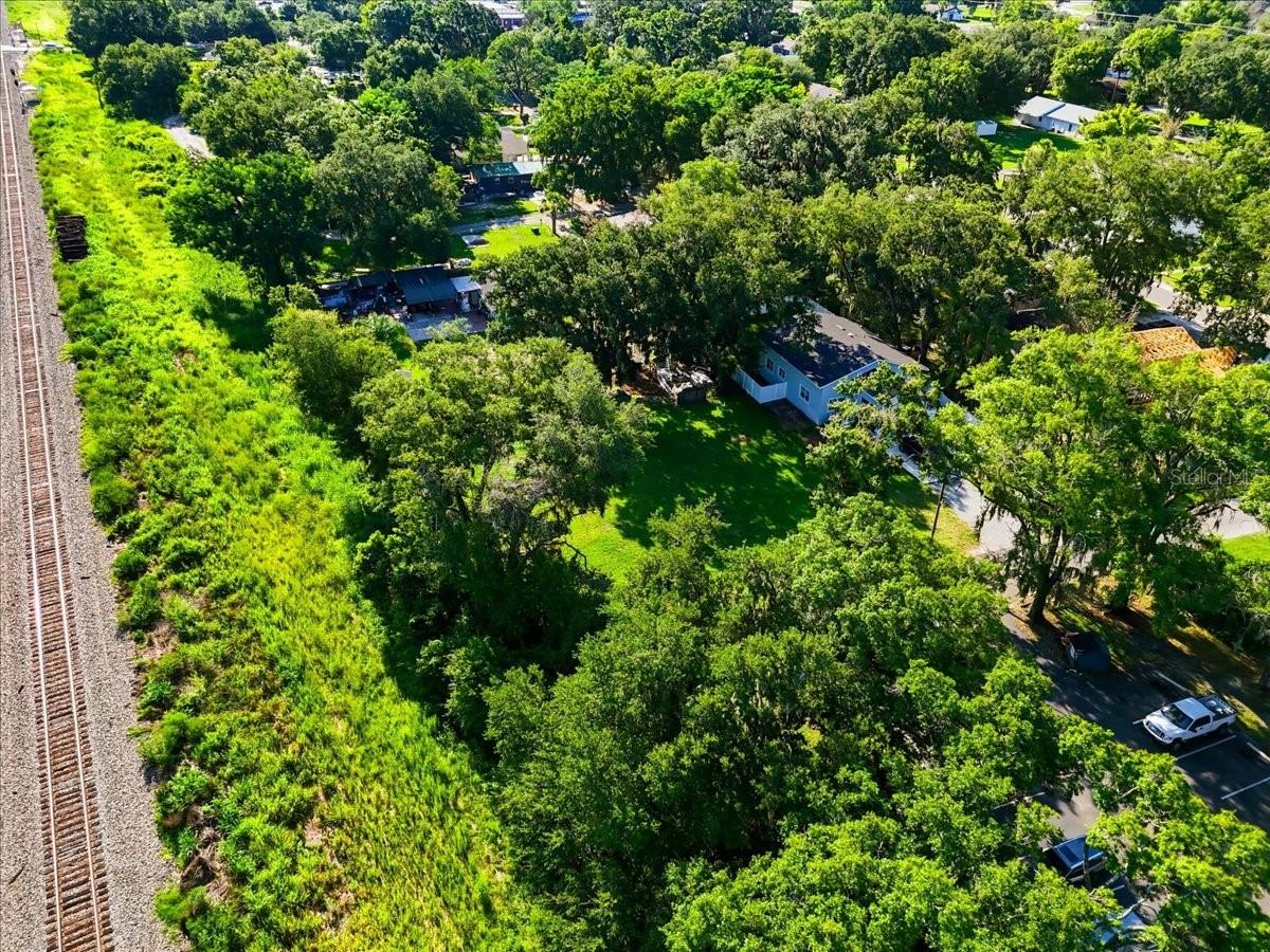 LINCOLN PARK - Land