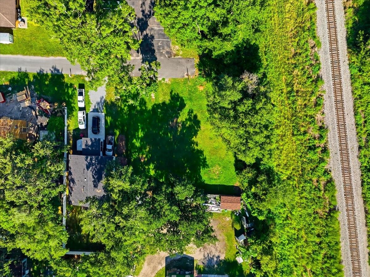 LINCOLN PARK - Land