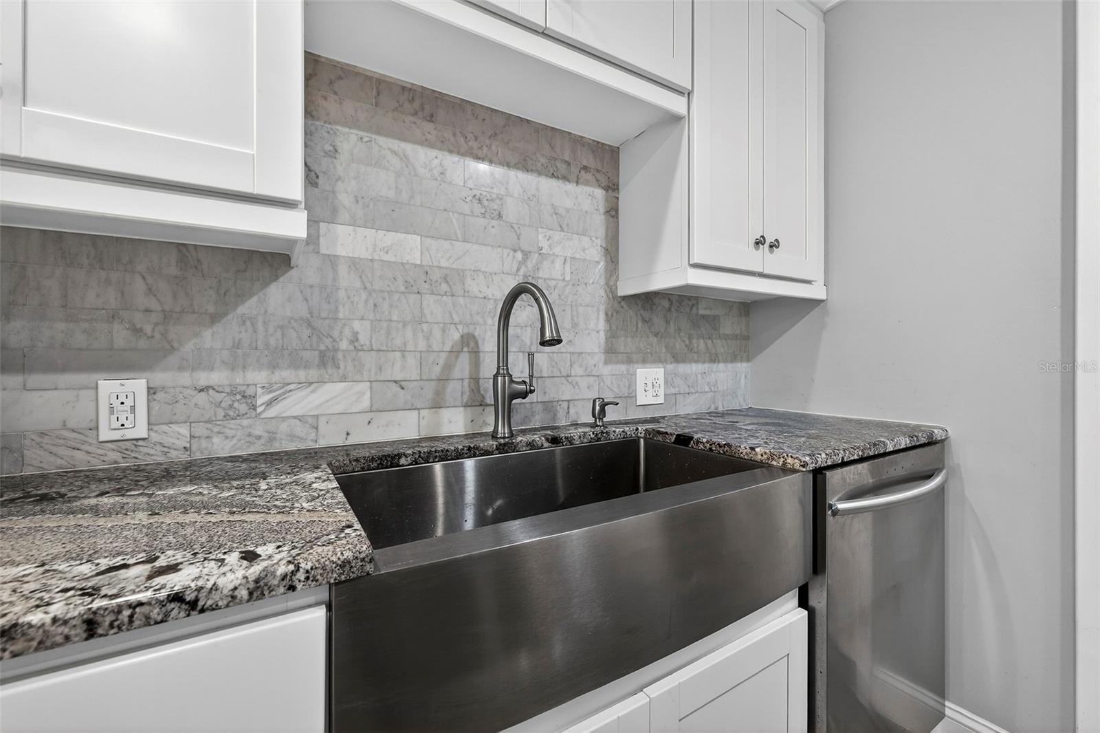 DON CE-SAR PLACE - Residential