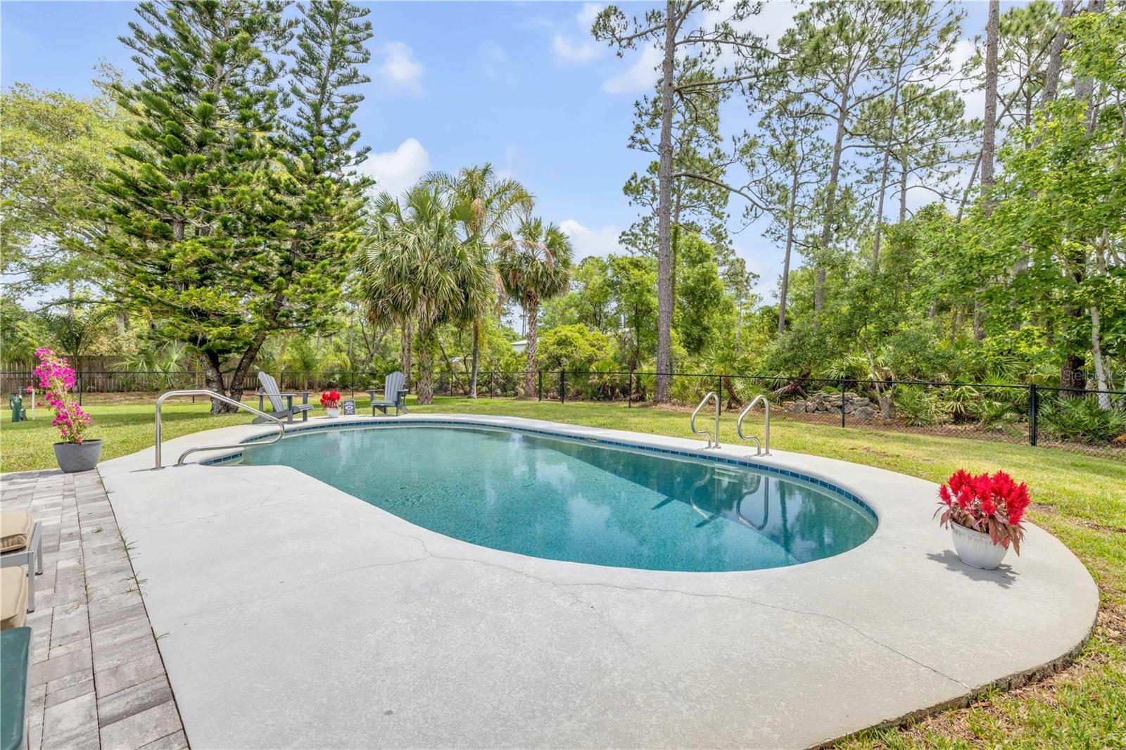 VILLAGE PINE RUN - Residential