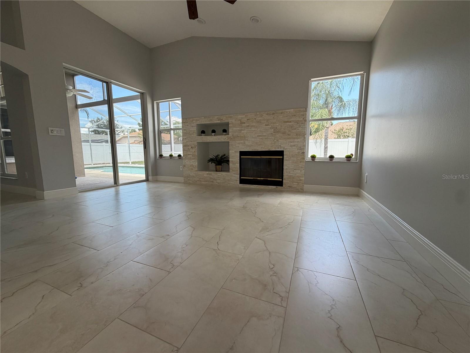 BRENTWOOD HILLS TRCT B UN 2 - Residential Lease
