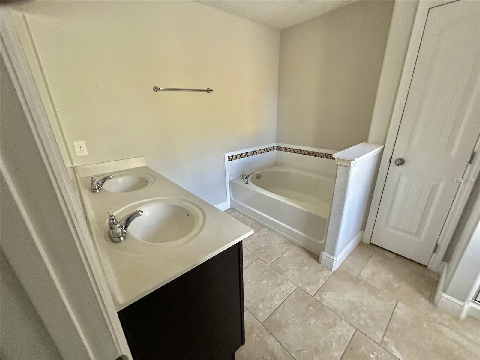 OAKMONT PH 01 - Residential Lease