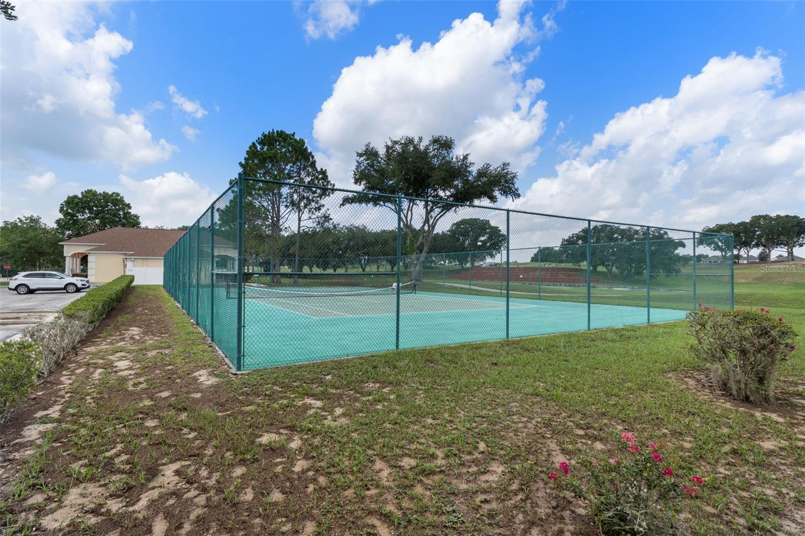 SHERMAN HILLS SEC 3 - Residential