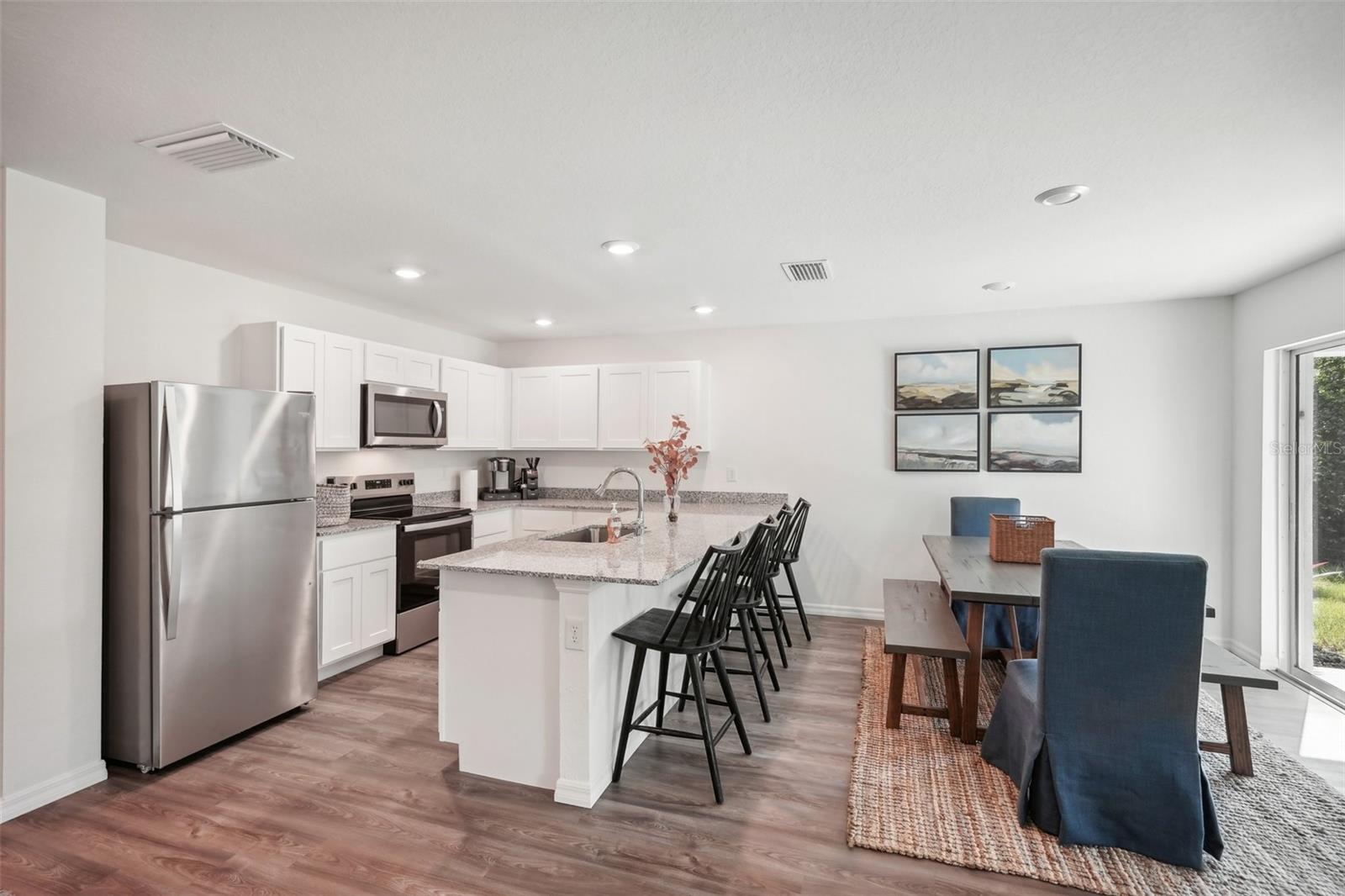 GRAND OAKS ON LAKE DAMON - Residential