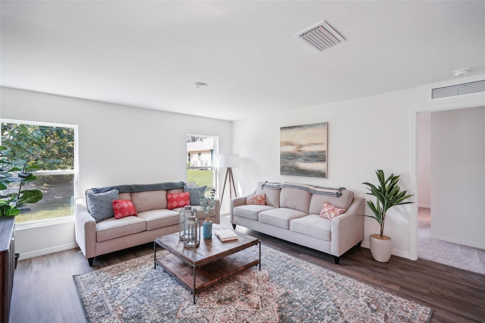 GRAND OAKS ON LAKE DAMON - Residential