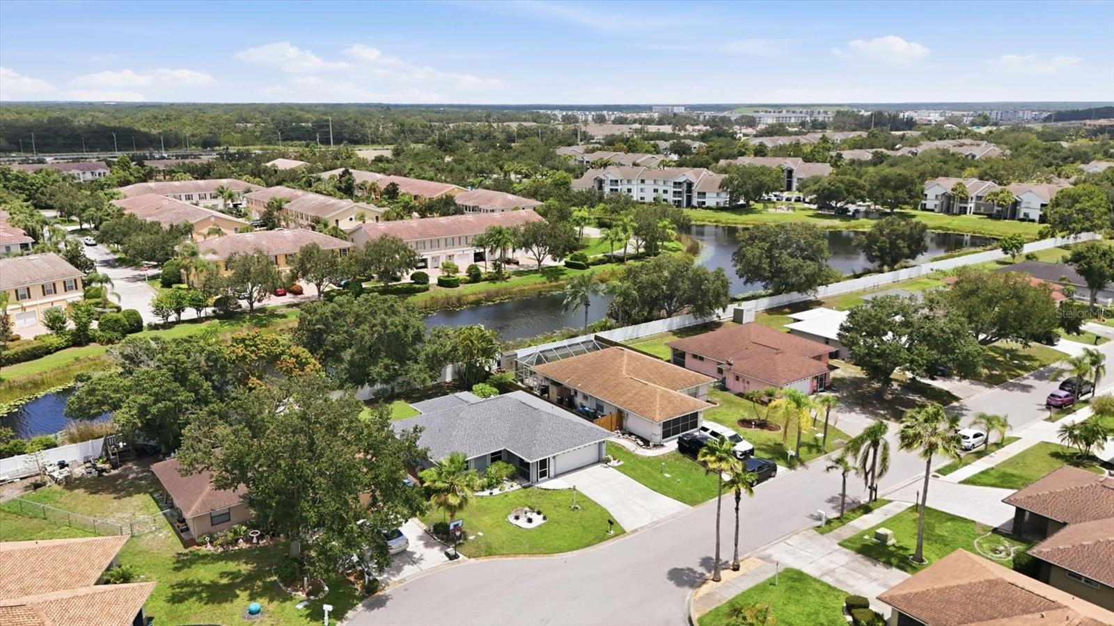 DEER HOLLOW - Residential