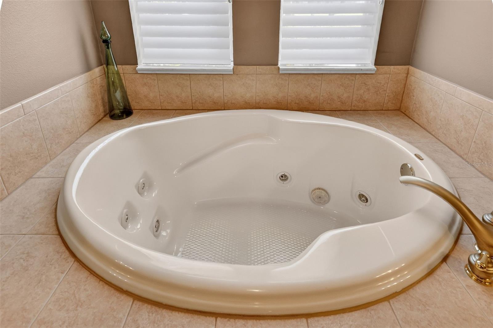 ROYAL HIGHLANDS PH 02-B LT 1317 PB 50 PG - Residential