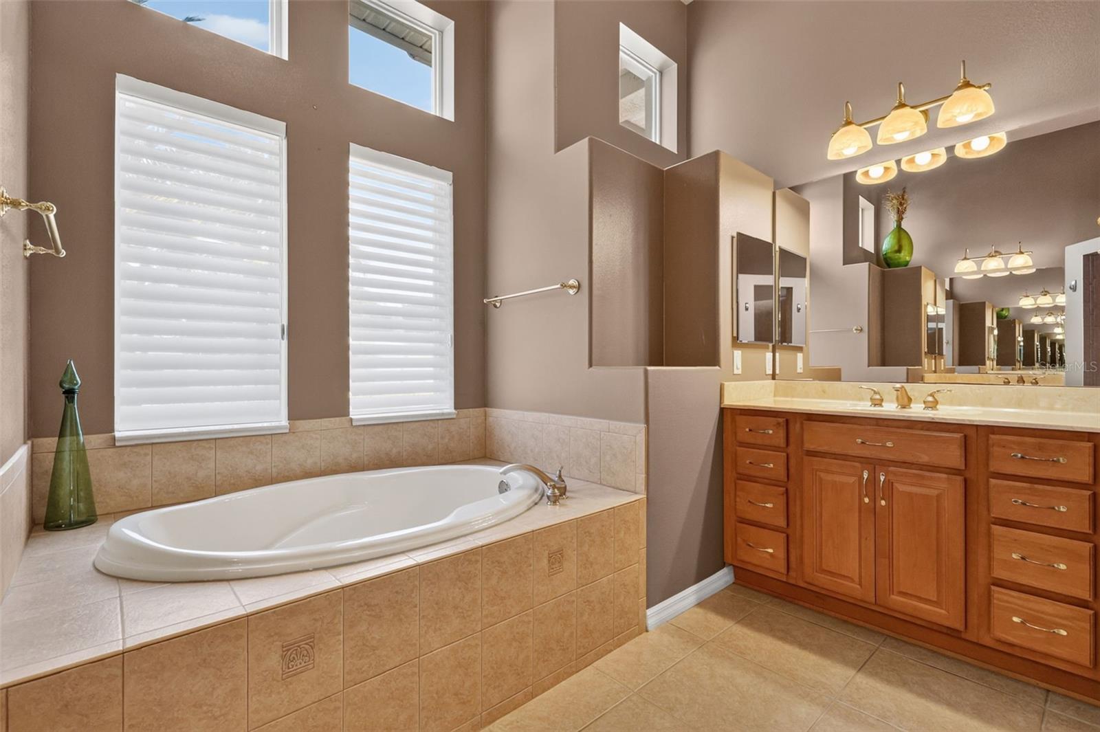 ROYAL HIGHLANDS PH 02-B LT 1317 PB 50 PG - Residential