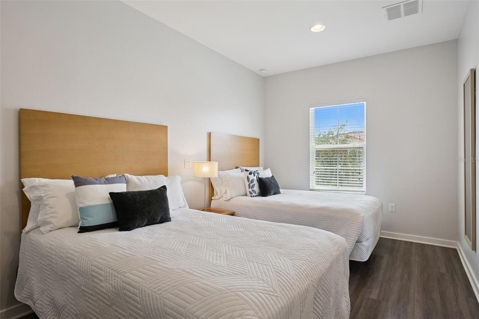 REGAL OAKS - Residential