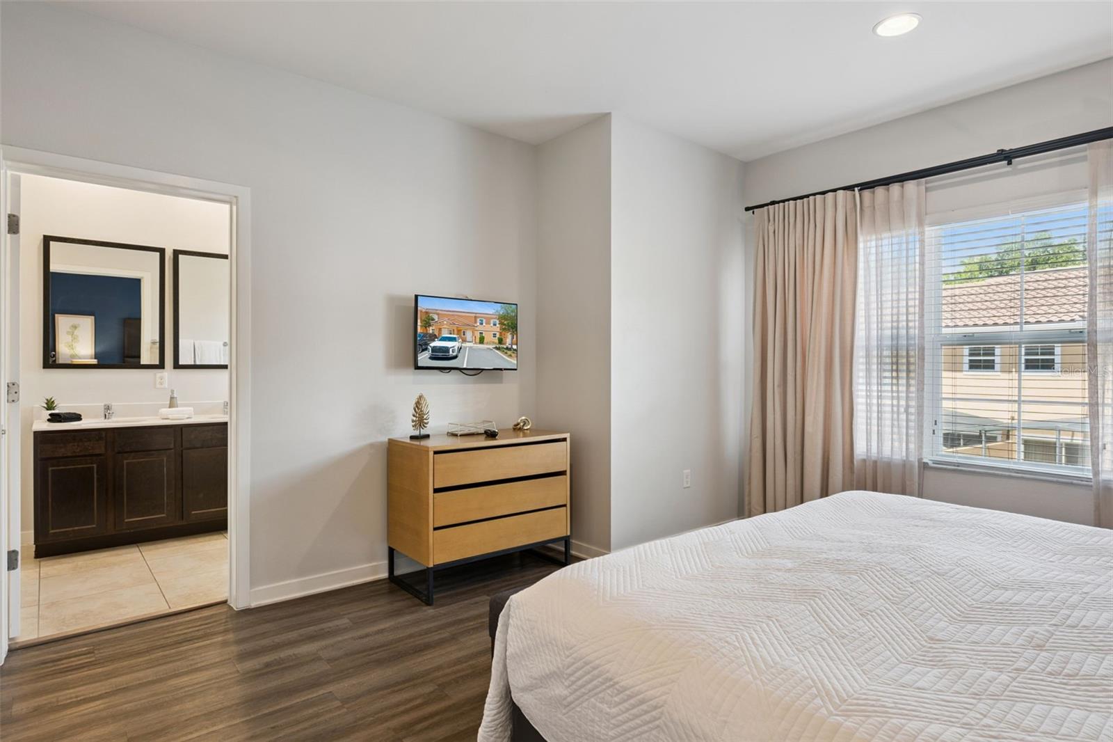 REGAL OAKS - Residential
