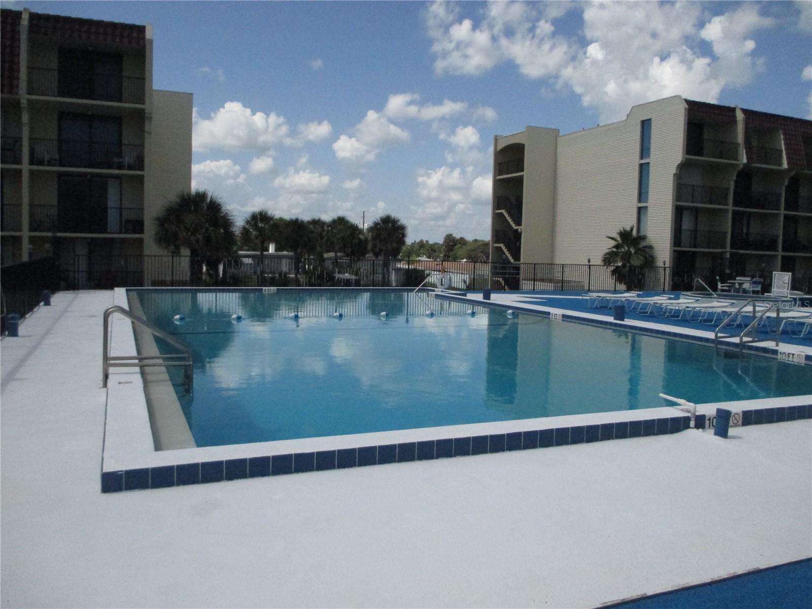 VANTAGE POINTE POOL & RACQUET CLUB CONDO - Residential