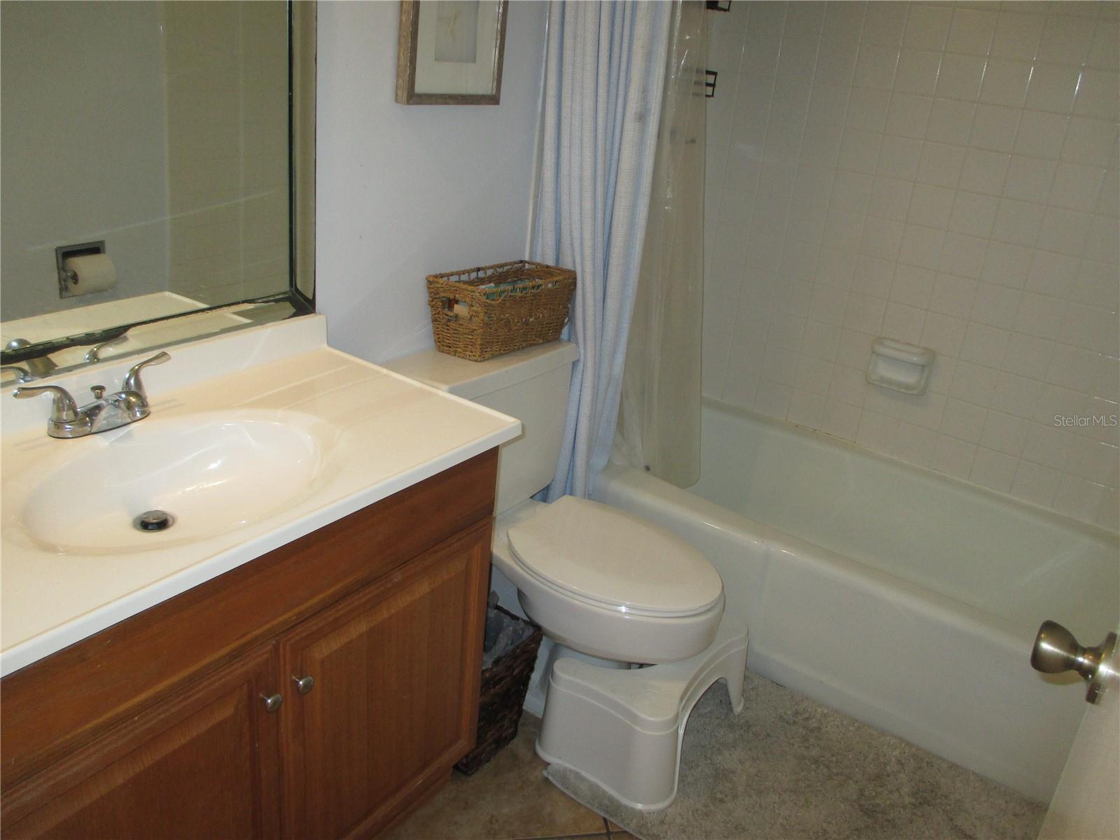 VANTAGE POINTE POOL & RACQUET CLUB CONDO - Residential
