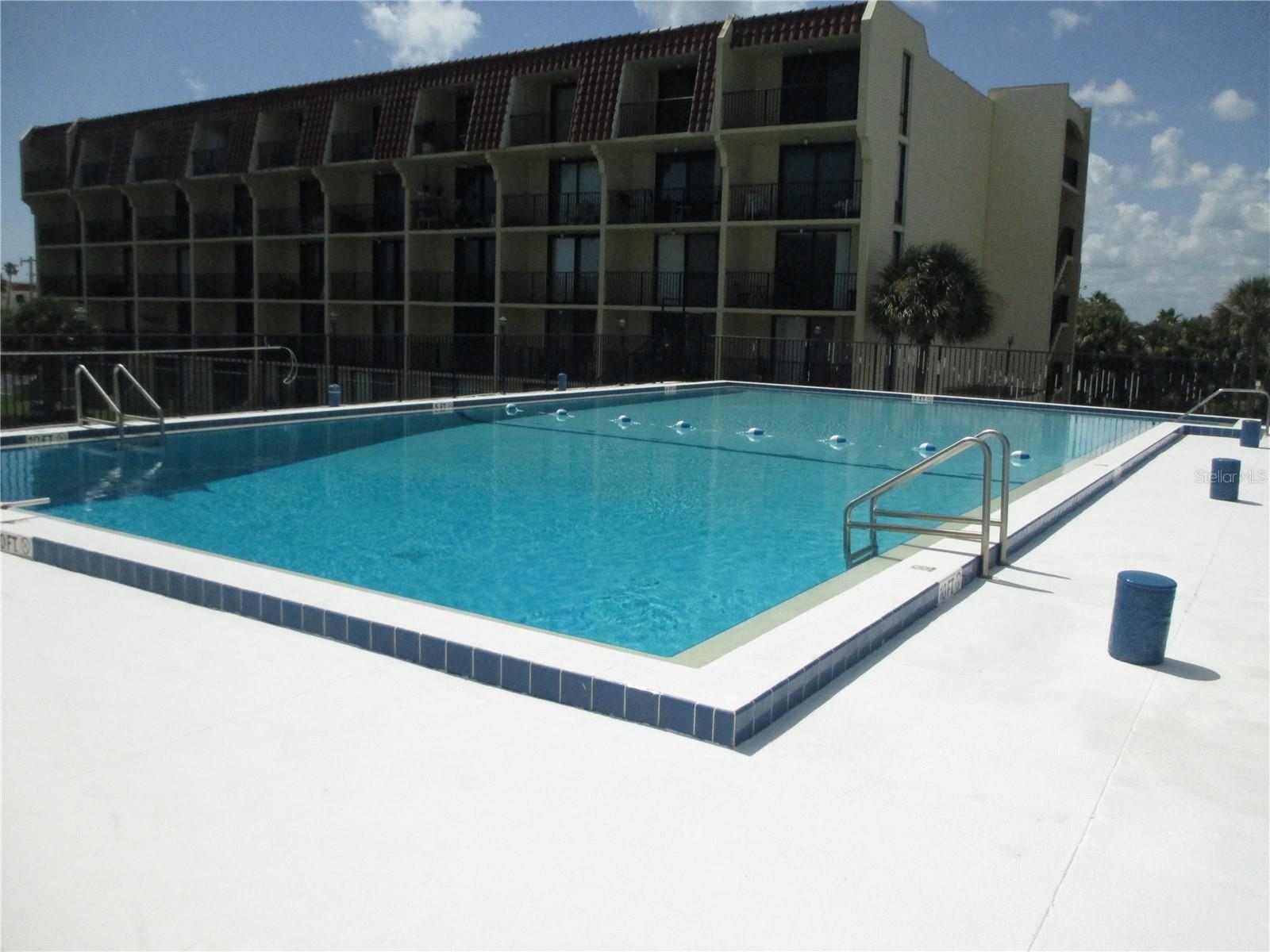 VANTAGE POINTE POOL & RACQUET CLUB CONDO - Residential