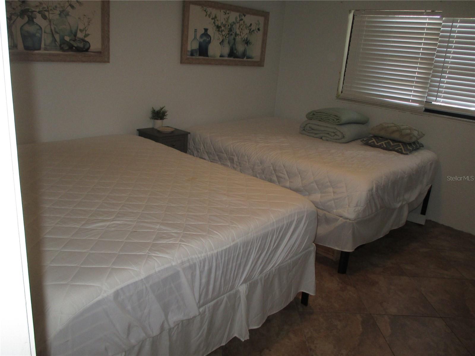 VANTAGE POINTE POOL & RACQUET CLUB CONDO - Residential