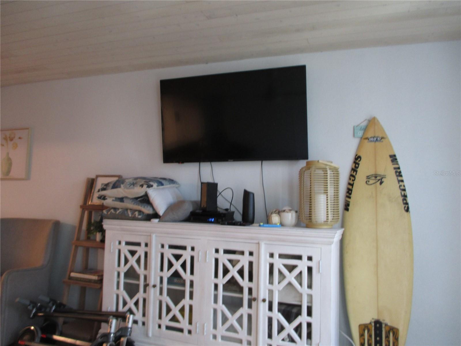 VANTAGE POINTE POOL & RACQUET CLUB CONDO - Residential