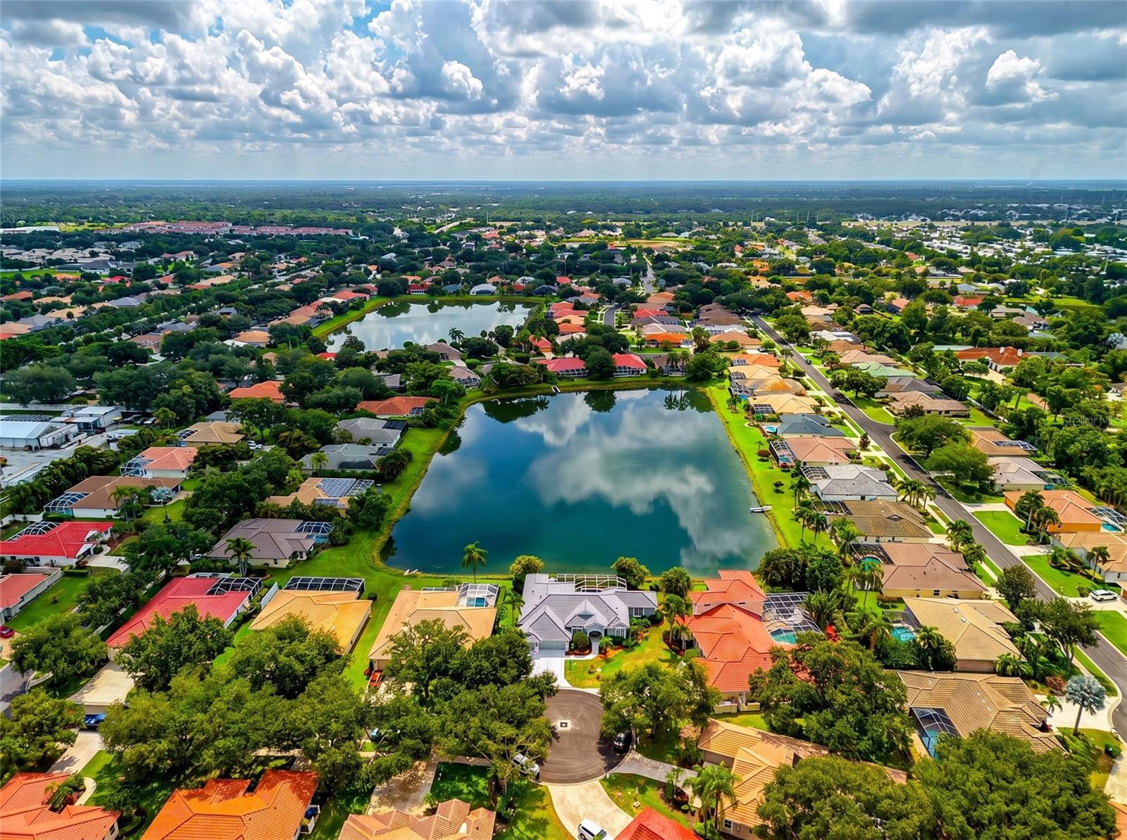 THREE OAKS - Residential