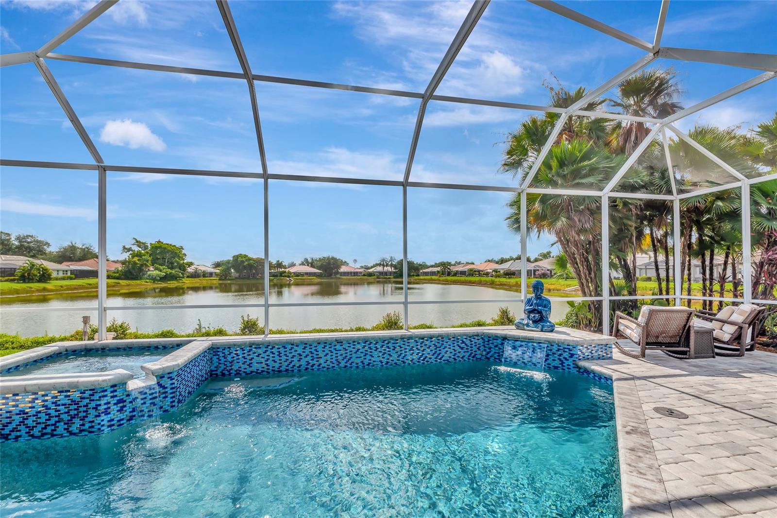 THREE OAKS - Residential