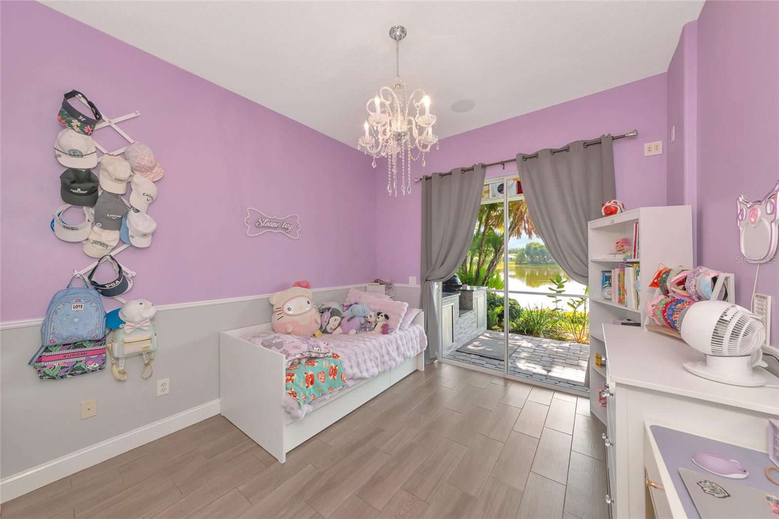 THREE OAKS - Residential