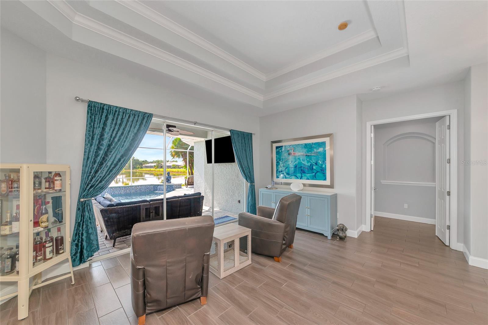 THREE OAKS - Residential
