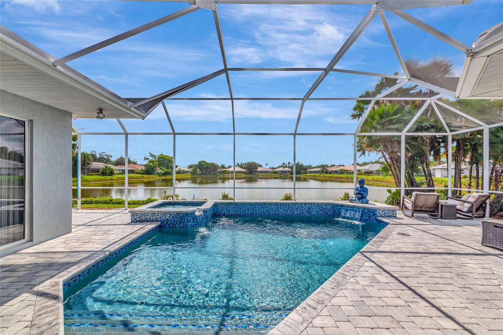 THREE OAKS - Residential