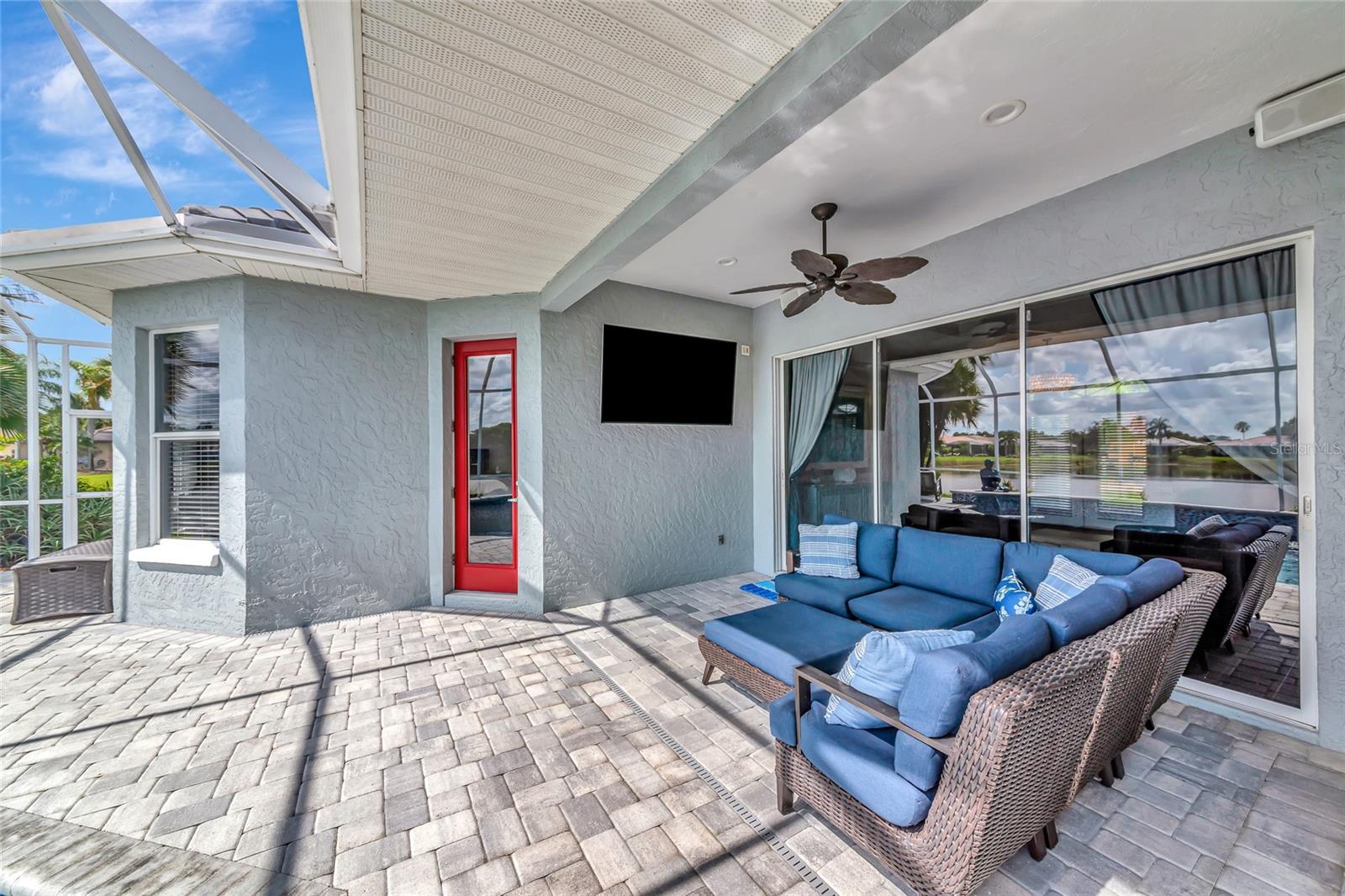 THREE OAKS - Residential