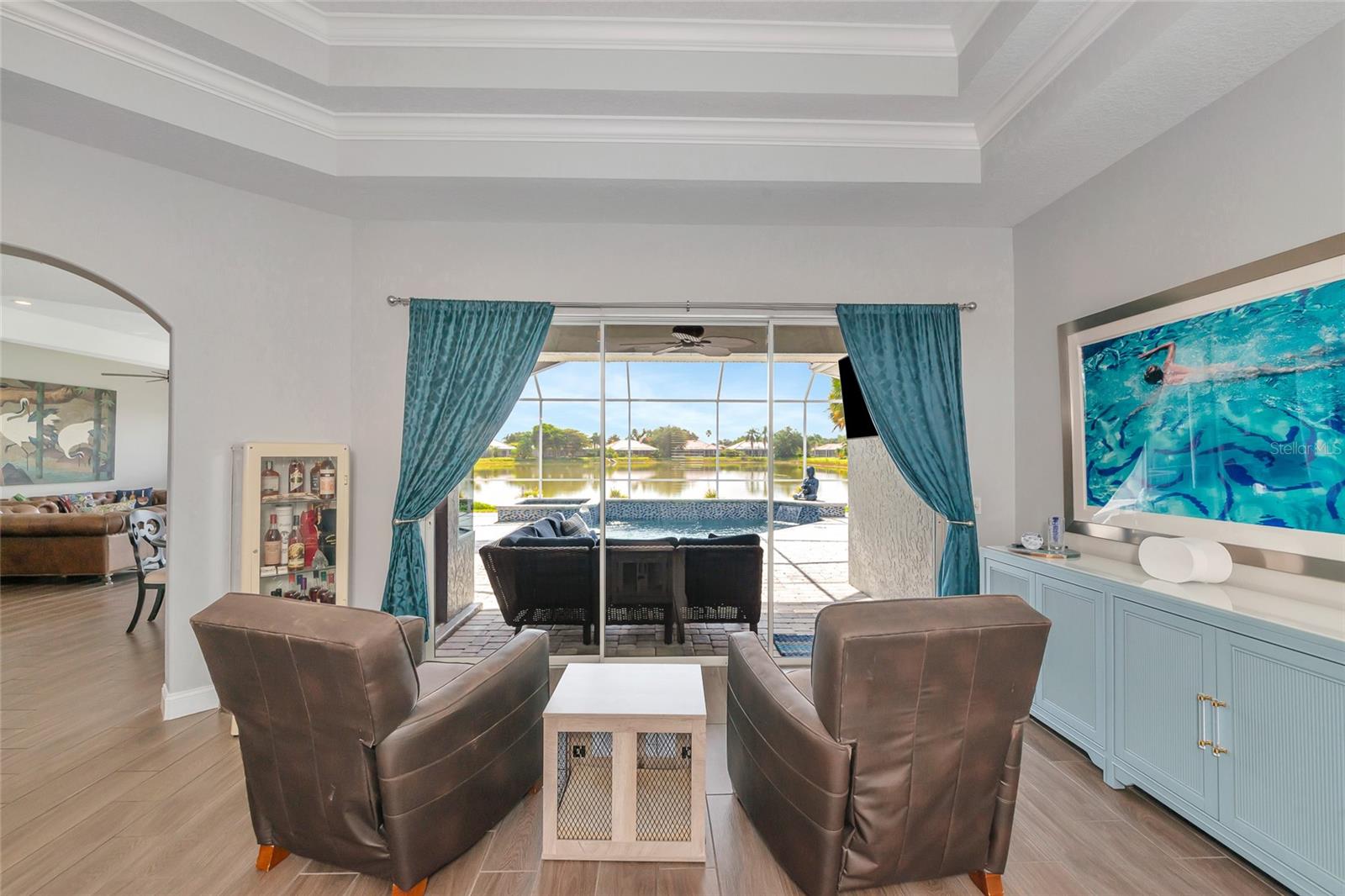 THREE OAKS - Residential