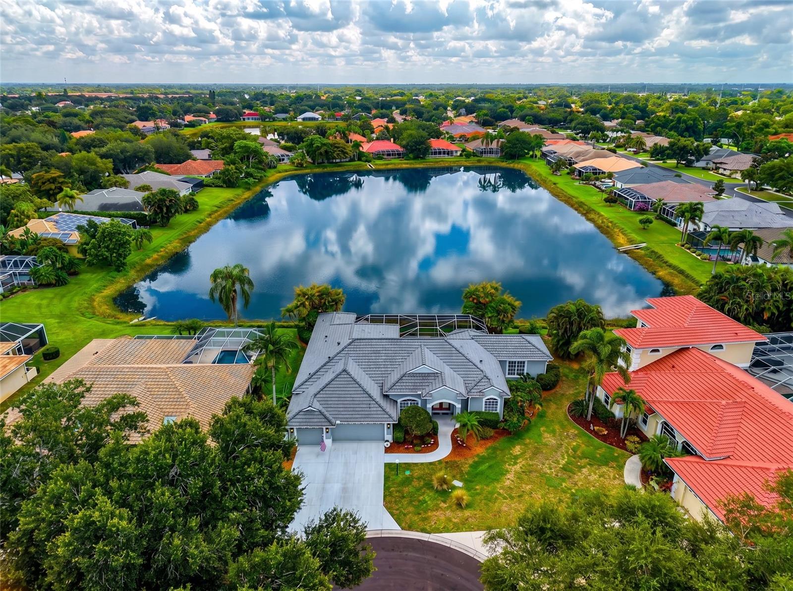 THREE OAKS - Residential