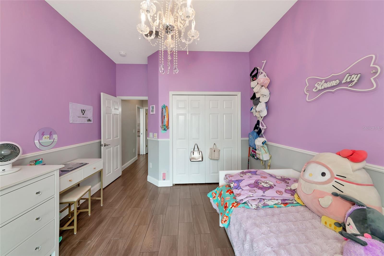 THREE OAKS - Residential