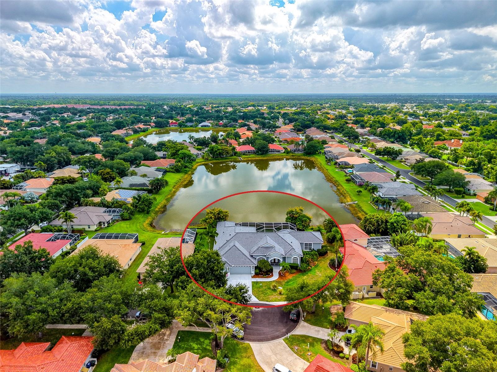 THREE OAKS - Residential