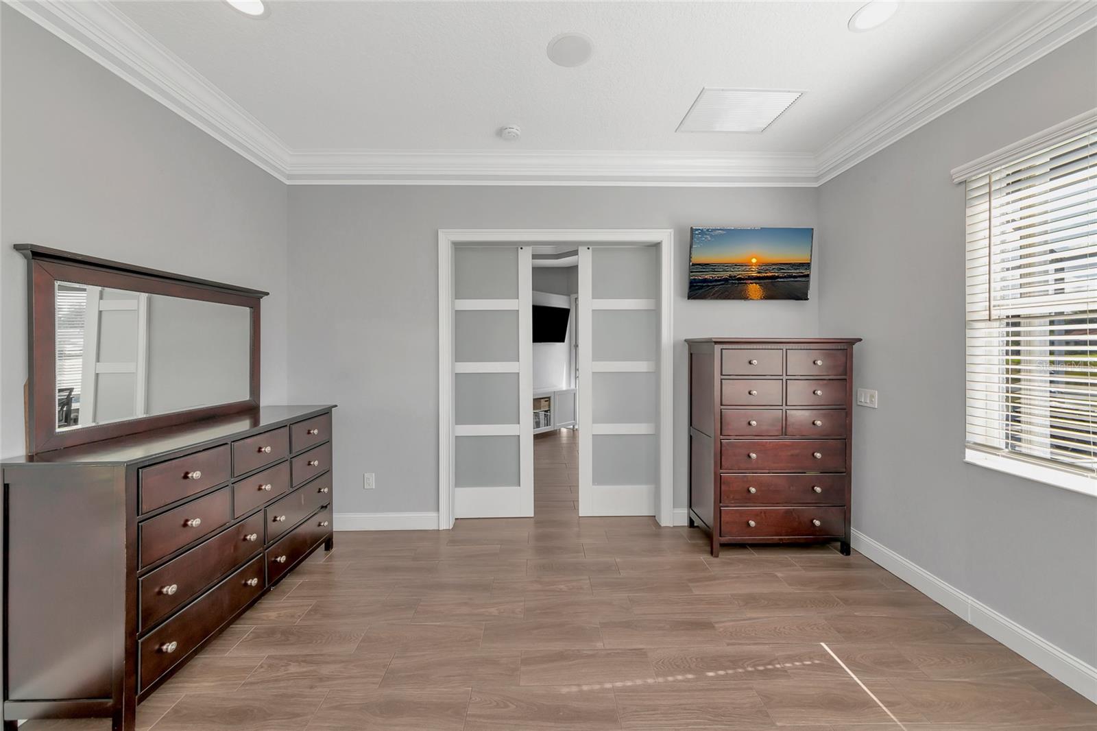 THREE OAKS - Residential