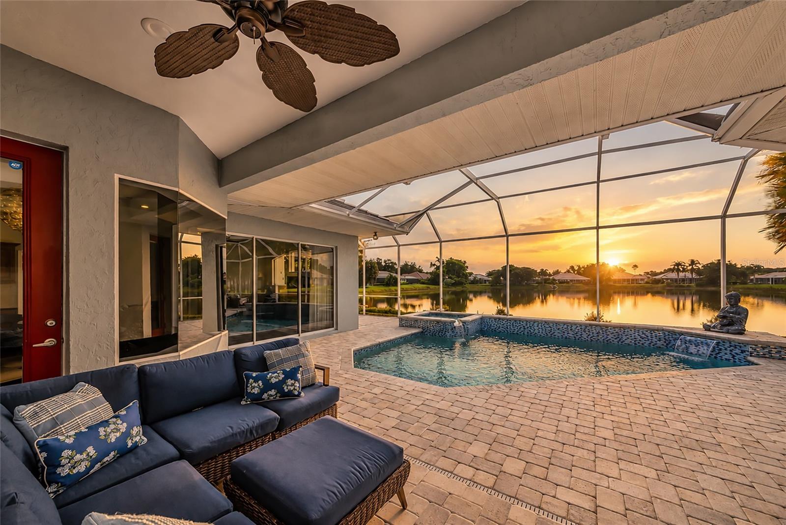 THREE OAKS - Residential