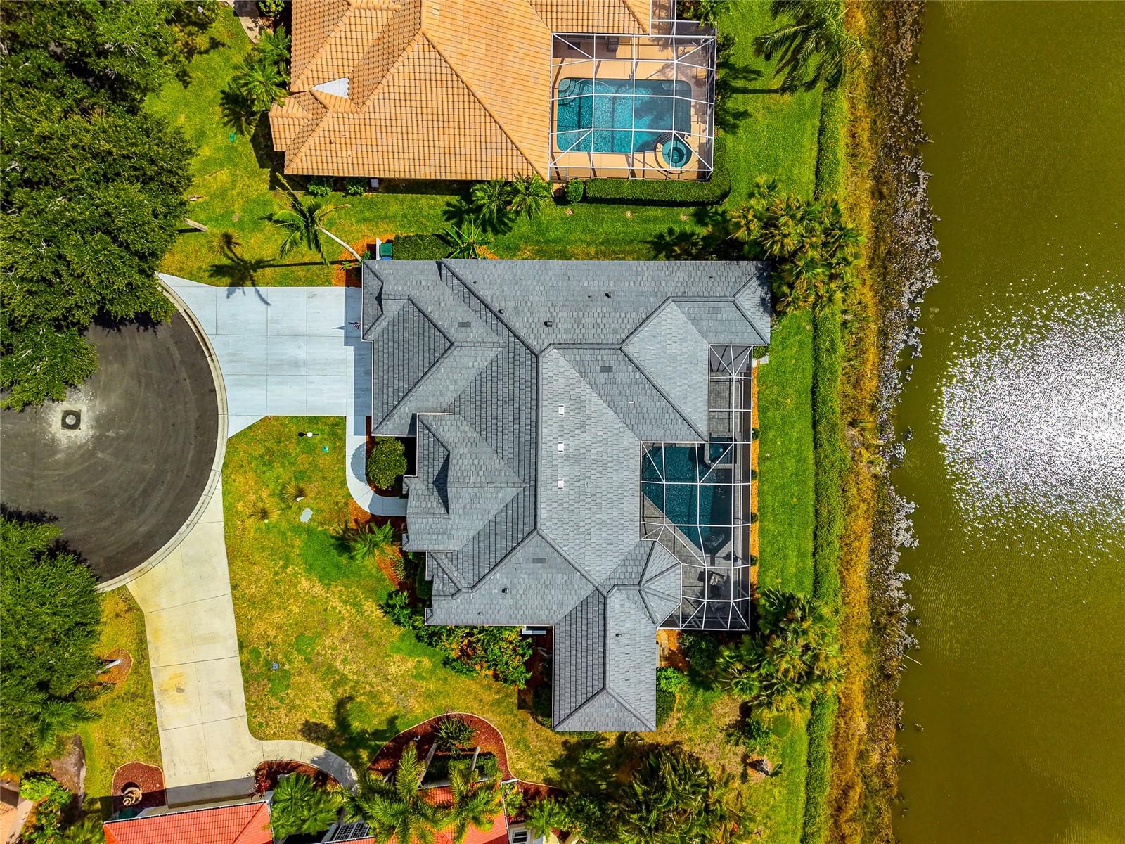 THREE OAKS - Residential