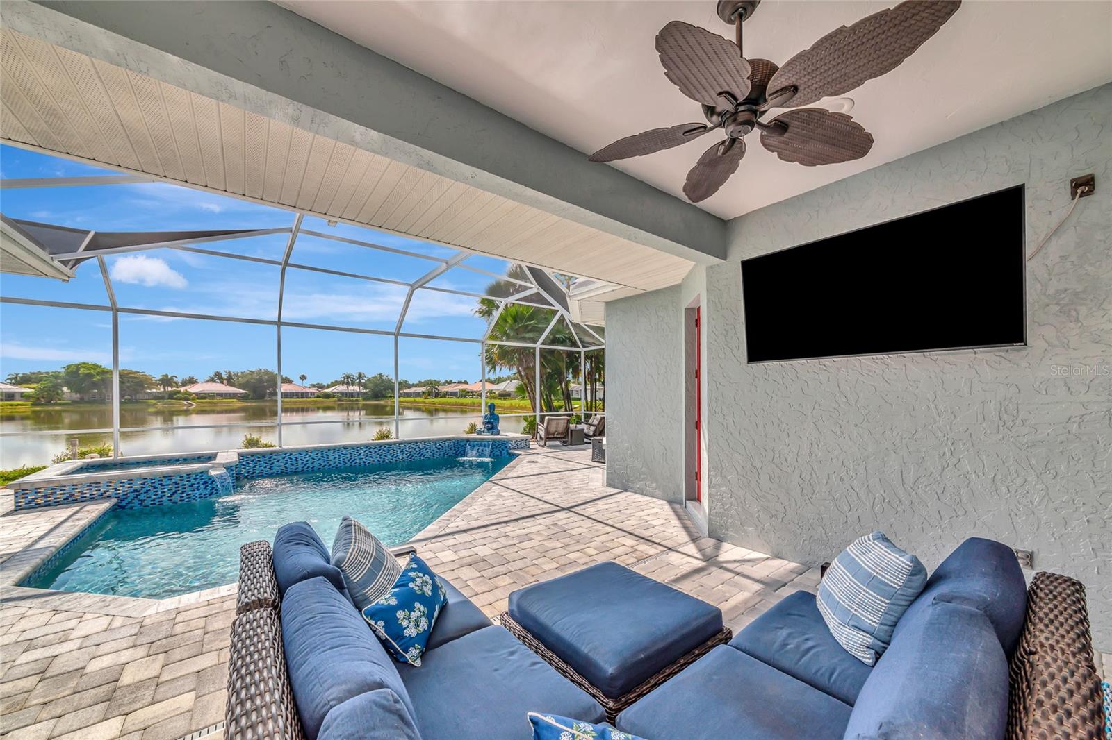 THREE OAKS - Residential
