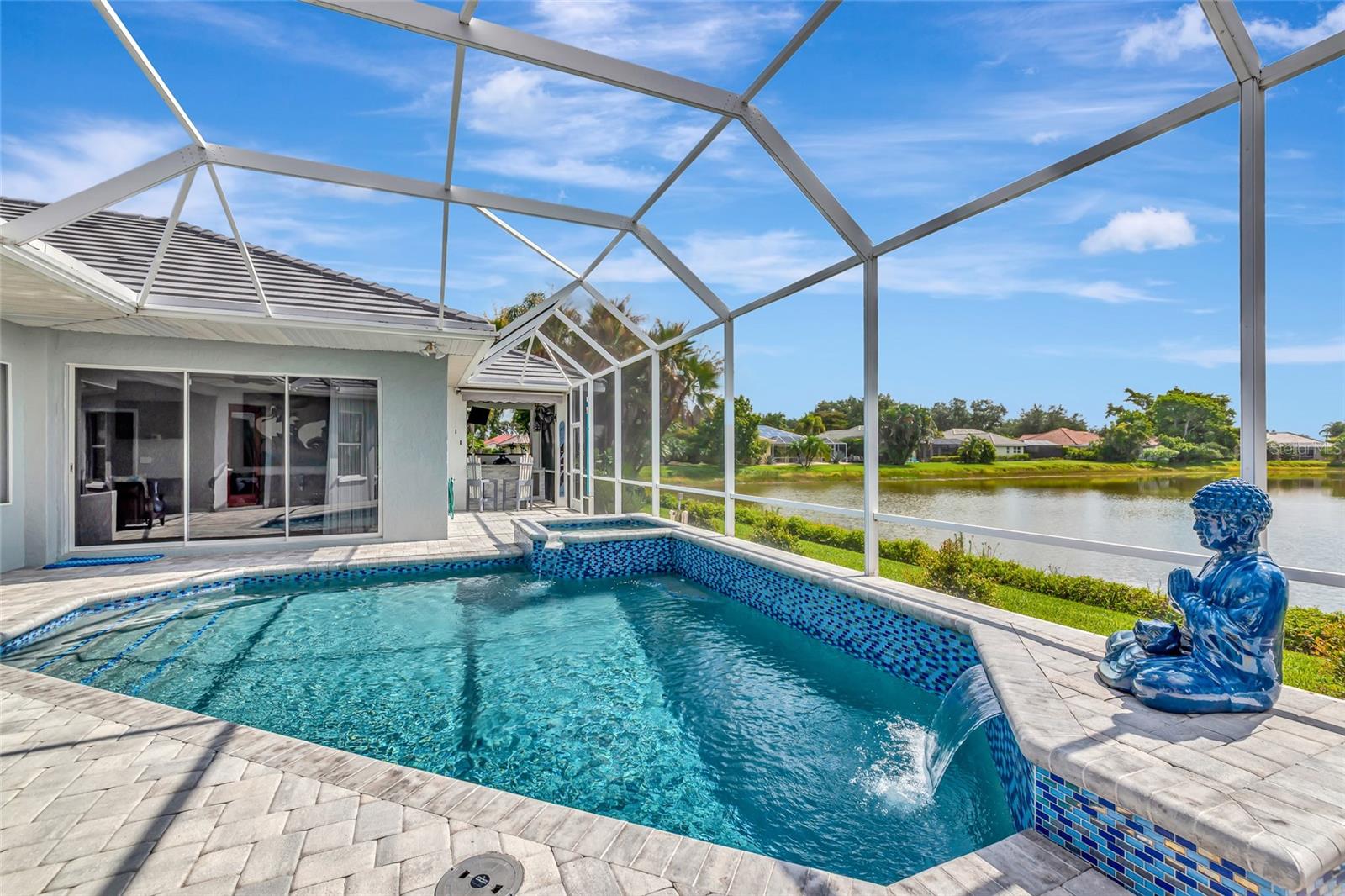 THREE OAKS - Residential